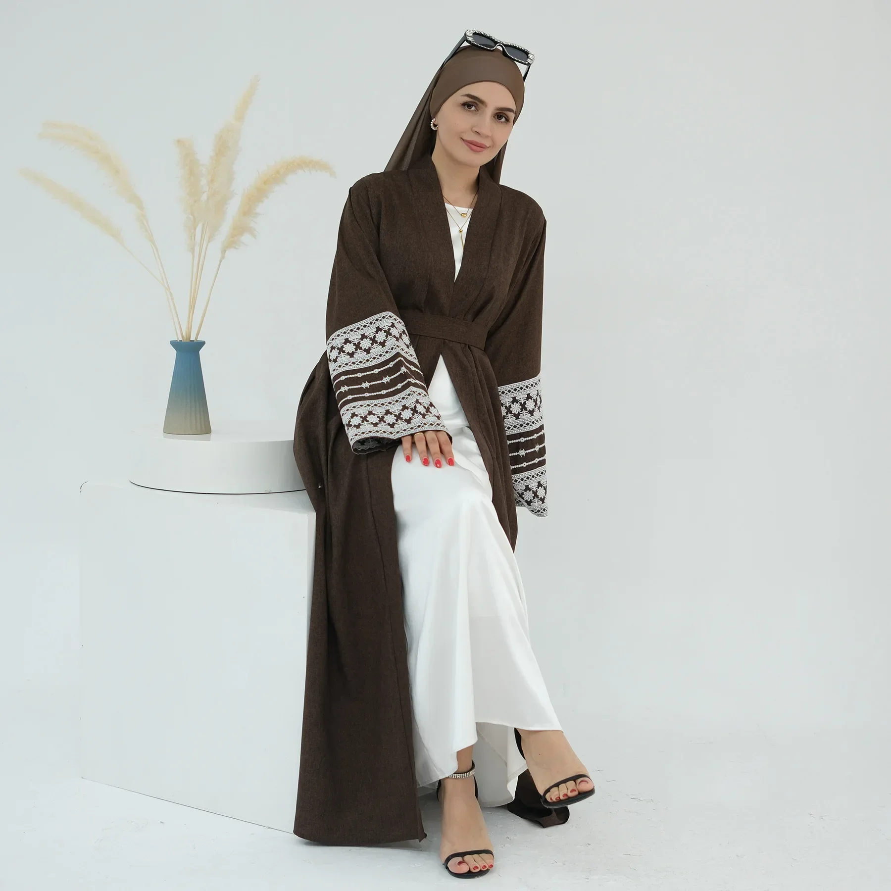 

Ramadan Eid Muslim Dress Abaya Embroidery Robe Turkey Kimono Dubai Moroccan Kaftan for Women Islam Clothing Jalabiya Caftan Gown
