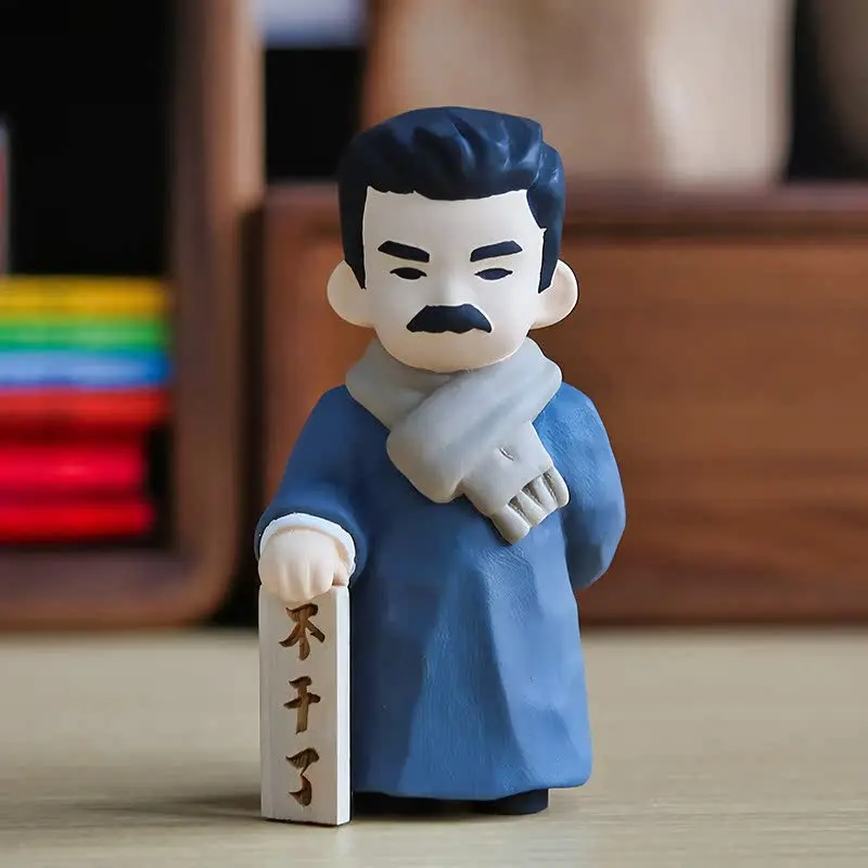 

New youth country tide wood carving Lu Xun put out of standing card desk learning desk pad clip hand do doll base holiday souven