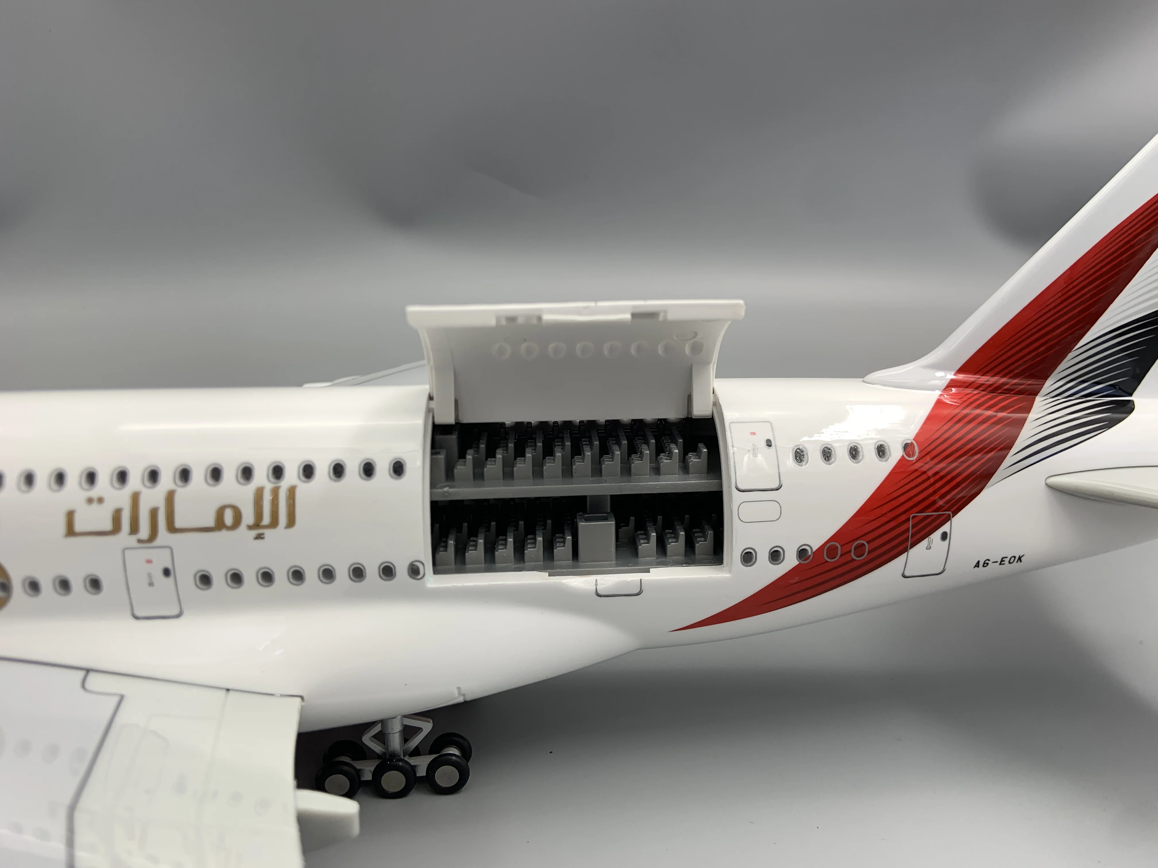 NEW Airbus A380 UAE/Emirates Model Plane 18 inchs Large Model