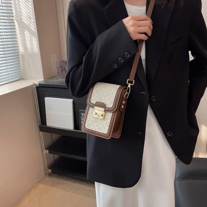 Versatile Luxury Crossbody Bag Retro Lock Button Women Shoulder Bag Fashion Contrast Color Delicate Small Square Bag 2023 New