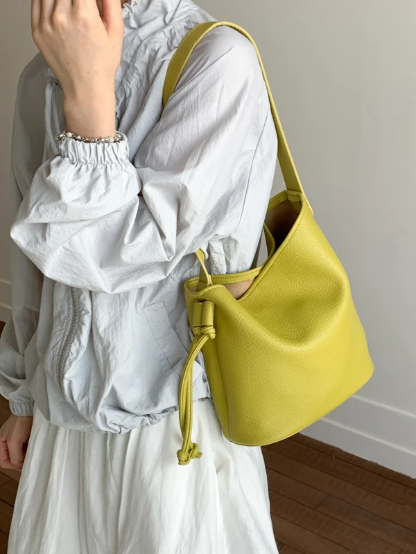 حقيبة يد نسائية كلاسيكية باللون الأحمر الكوري حقيبة يد كروس للركاب من جلد البولي يوريثان الناعم حقيبة حمل كاجوال للشابات #5