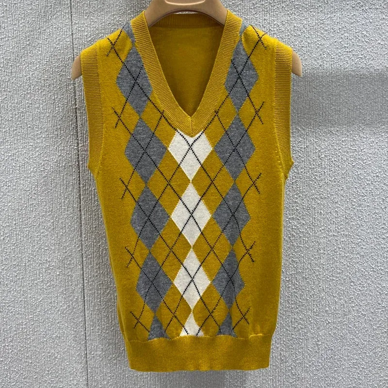 

High Quality Front Contrast Diamond Pattern Knitted Sleeveless Sweater For Women Preppy Style Yellow Vest Plaid Top 2580208
