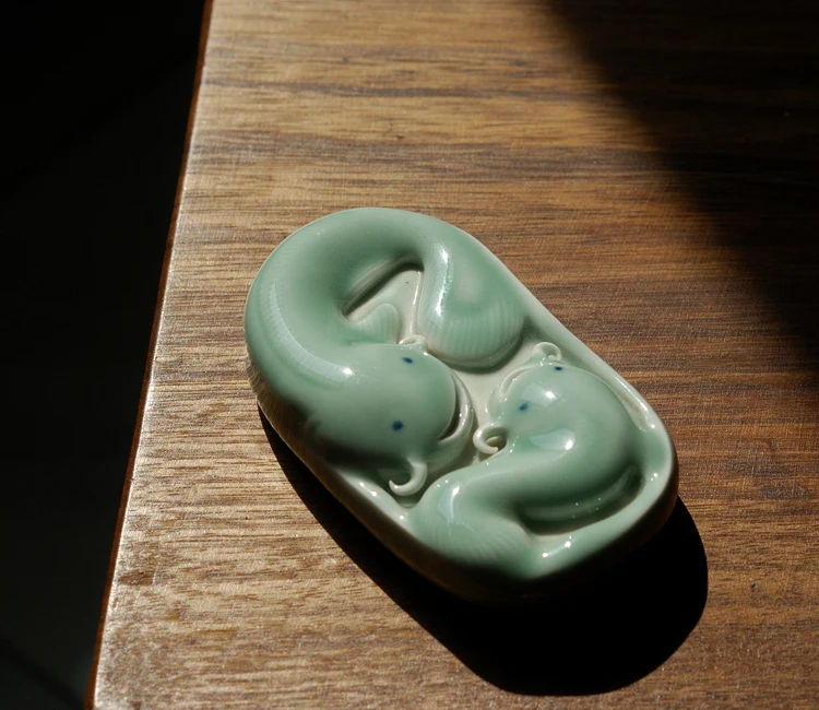 Single Glaze Green Glaze Catfish Bookweight/Ceramic Paperweight