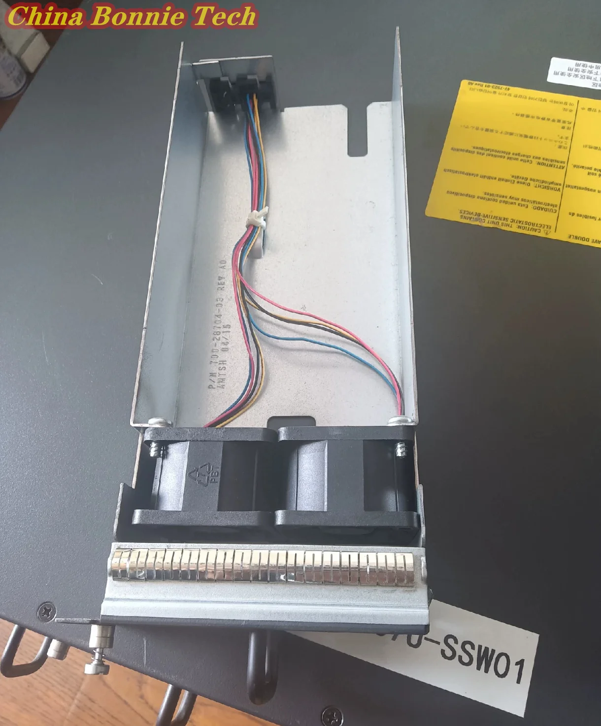 

DS-C48-FAN MDS 9148 Fan Tray DS-C48-300AC MDS 9148 AC Power Supply