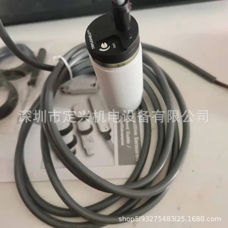 EC3025NPAPL Diffuse Reflection Photoelectric Switch Sensor