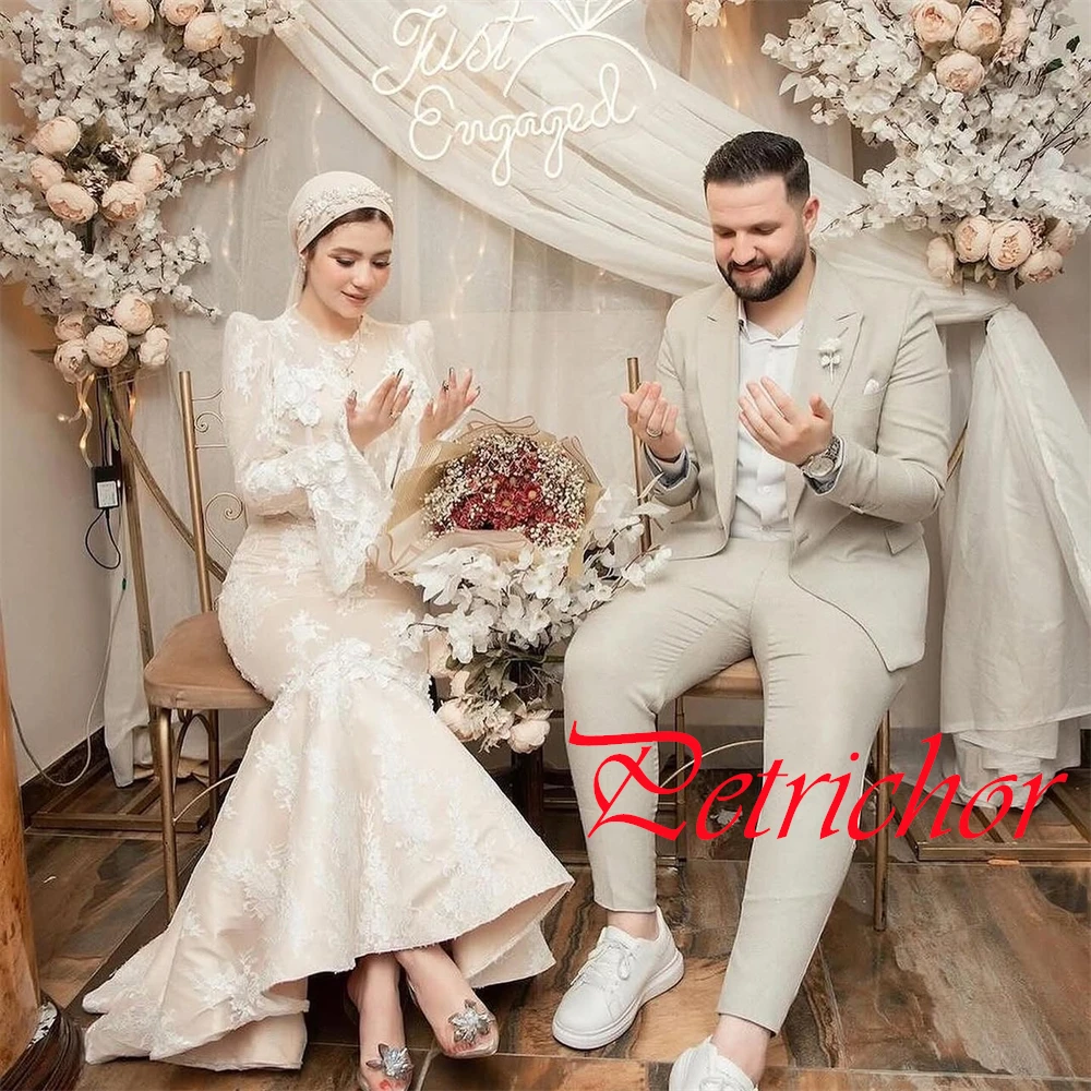 

Customized Temperament Pink Satin Lace Wedding Dress High Quality Crew Neck Long Sleeves Chapel Train Mermaid Bridal Gowns