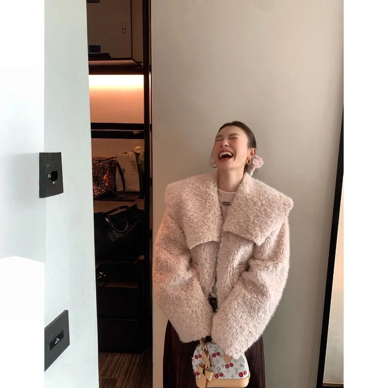 Pink Faux Fur Coat Women Fashion Elegant Cropped Fluffy Jacket Winter Korean Turn Down Collar Long Sleeve Furry Outerwears New