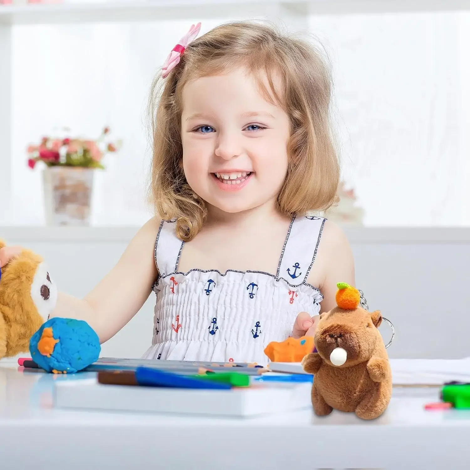 Simpatico peluche capibara - Soffiatore di bolle |   Portachiavi con ciondolo borsa |   Regalo per lo studente