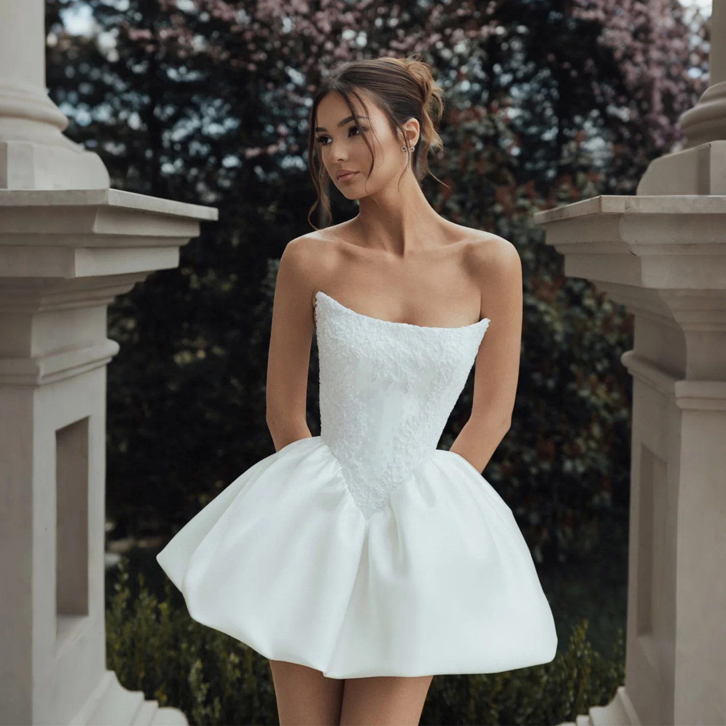 Sheer Fairy Wedding Dresses Luxury Strapless A-Line White Satin Floral Crystals Elegant Mini Short Bridal Gowns SW132 Customized