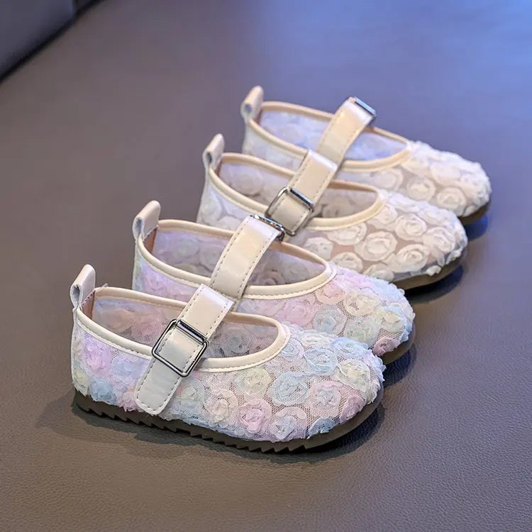 

Новые туфли для девочек с плоской подошвой, сетчатые, с цветочным декором, в стиле принцессы, весна-лето, с мягкой подошвой, круглым носком, неглубокие, без застежек, милые, для выступлений