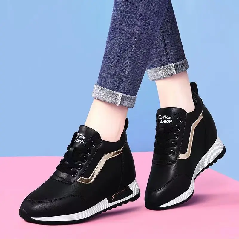 Sneakers con zeppa stringate da donna altezza interna PU artificiale scarpe da Jogging con lacci e fondo spesso da donna Casual