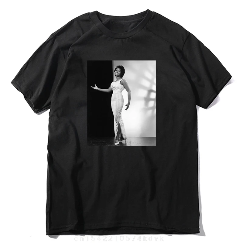 Aretha Franklin Elegant Live On Stage Men's T Shirt Queen Of Soul Music MerchAnime pattern Y2K for both men and women
