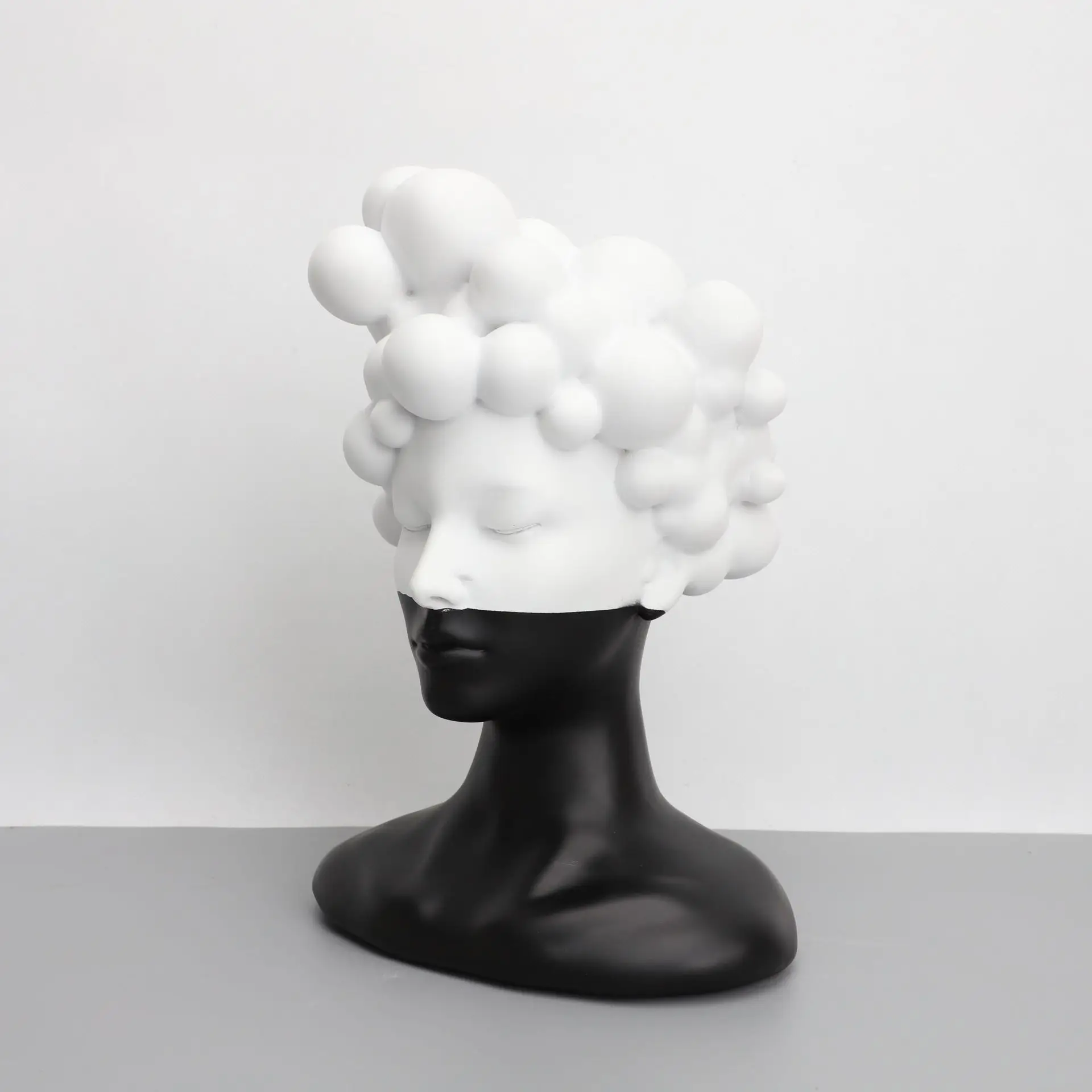 

Modern simple art figure sculpture resin decoration sample room living room creative black and white girl soft decoration