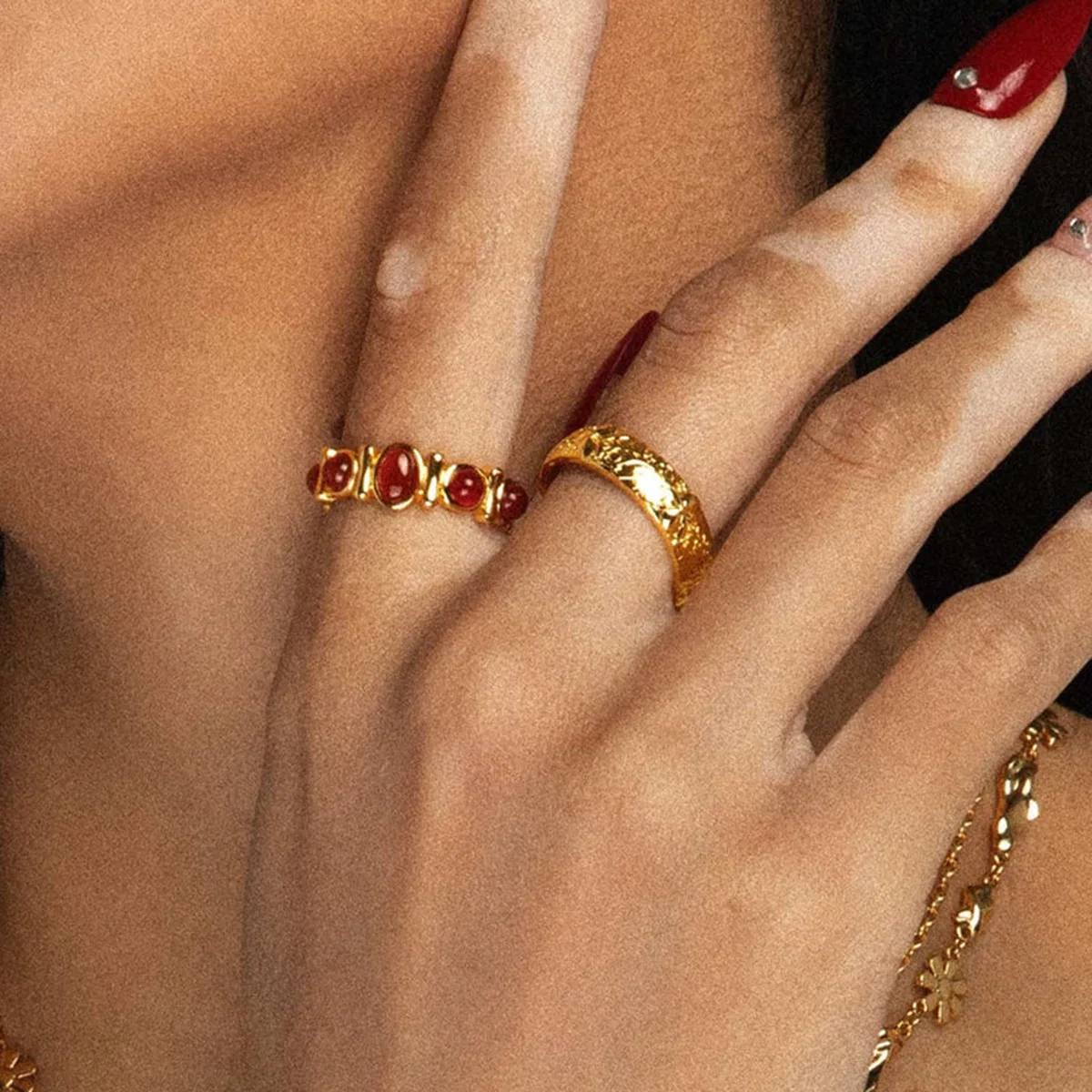 

YHTOT Vintage 18K Gold Color Plated Stainless Steel Red Agate Ring Stackable Tiger Eye Stone Ring Women's Jewelry Party Gift