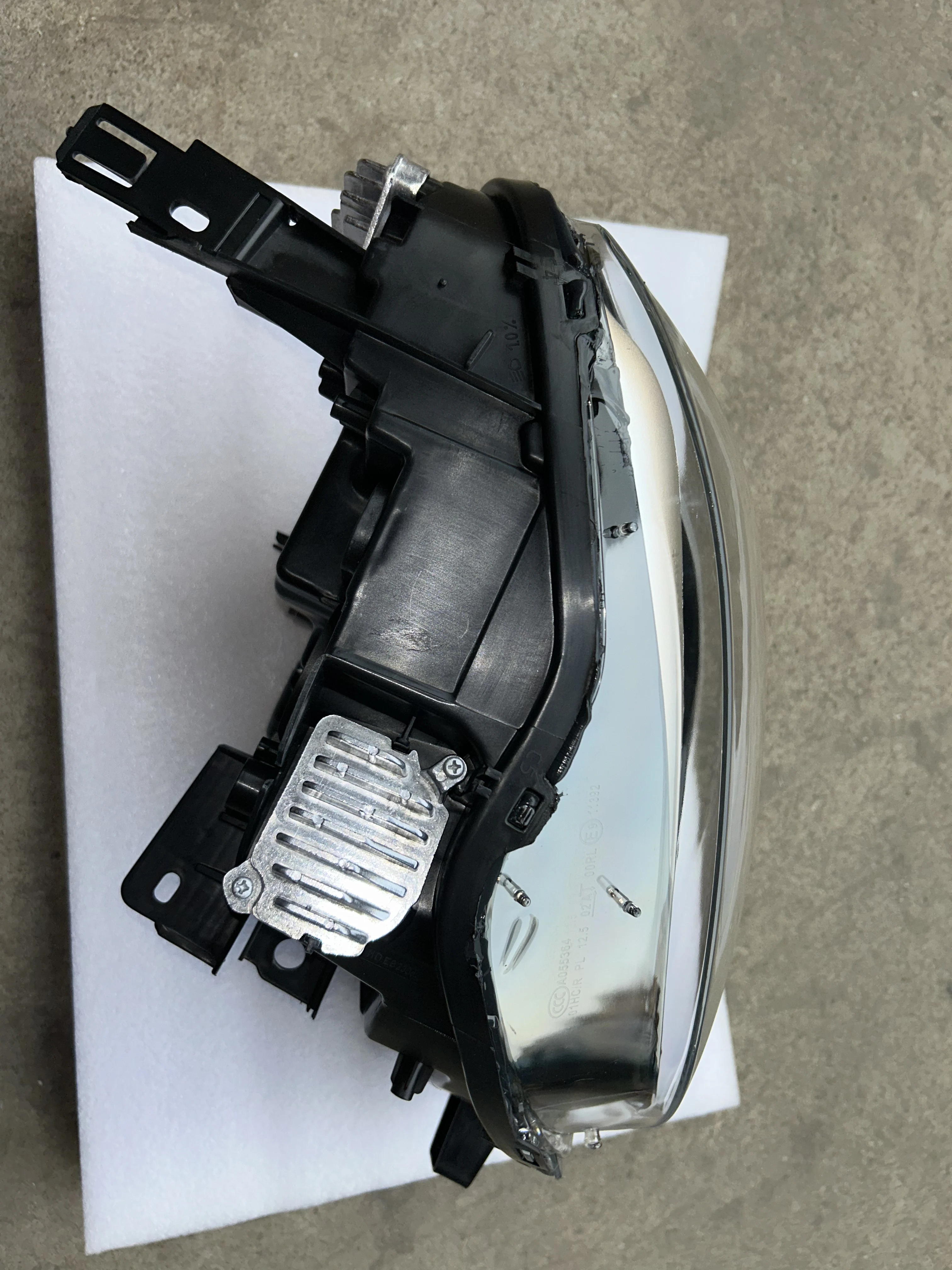 High Performance 4539066102 4539067202 EQ Headlight with 6000k Color Temperature New Condition