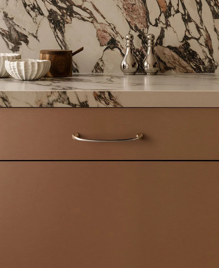 Polished Chrome Curved Cabinet Pulls Minimalist Drawer Knobs Gloss Silver Metal Furniture Handles for Kitchen Cabinets