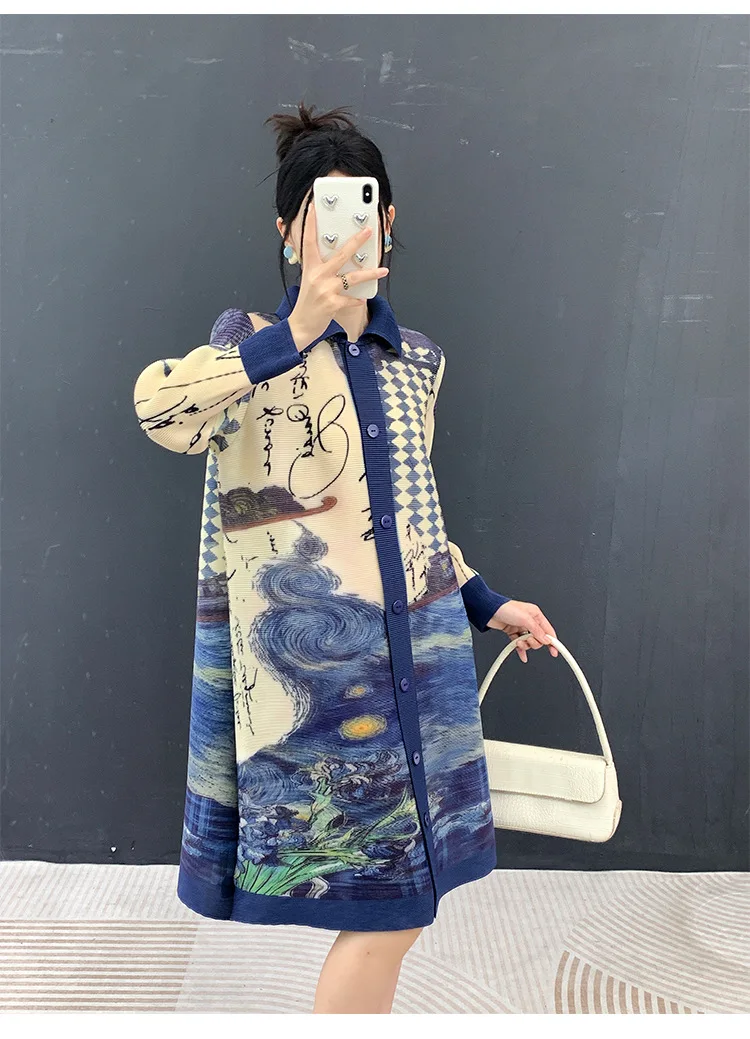 Plissiertes Kleid im Vintage-Stil mit Knopfleiste, langen Ärmeln, lockerer Passform, strukturiertem Stoff, elegantem japanischem Miyake-Stil – Detail 14