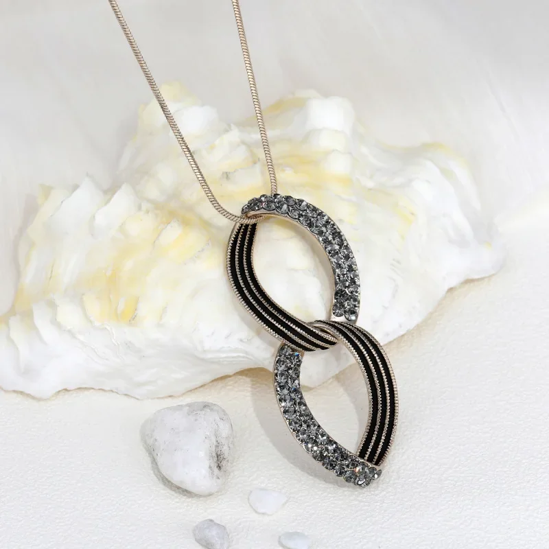 قلادة طويلة دائرية هندسية جديدة تمامًا، مناسبة لسلاسل السترات النسائية في الخريف والشتاء