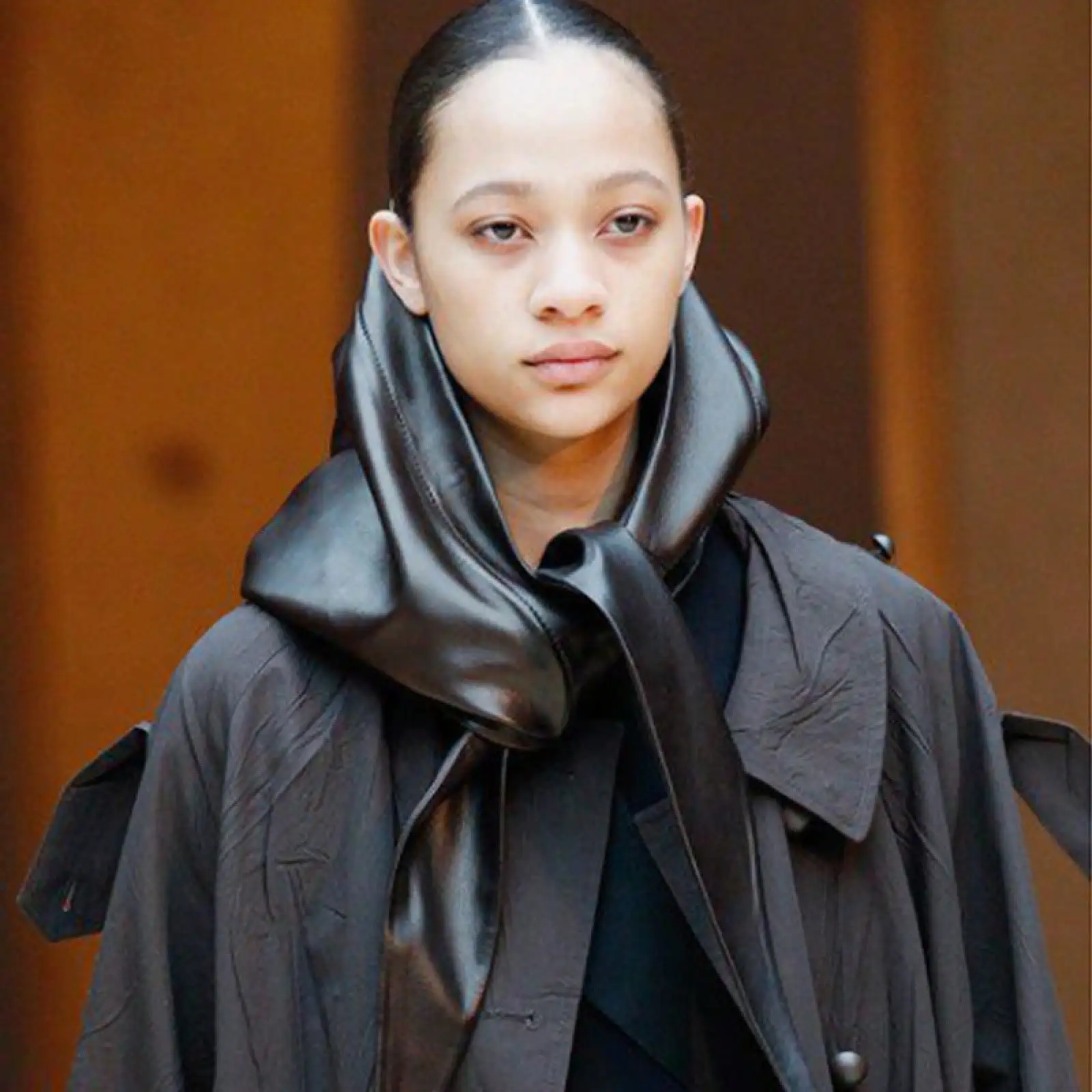 1pc Unisex Artificial Leather Triangle Scarf 2-In-1 Head Neck Wrap For Daily Party