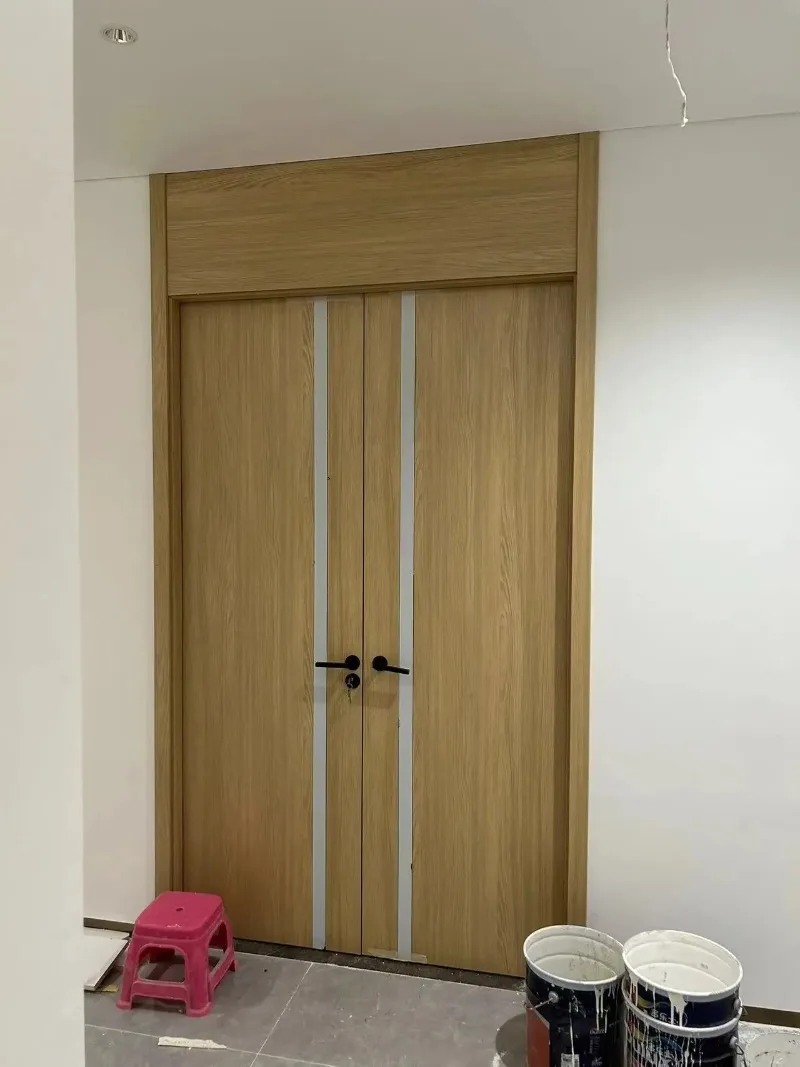 Nowoczesna Wodoodporna Wiatroodporna Drewniana Drzwi Wewnętrzne Prosty Styl Modne Hurtowe Tanie Drzwi Łazienkowe Zewnętrzne Do Salonu Apartamentu