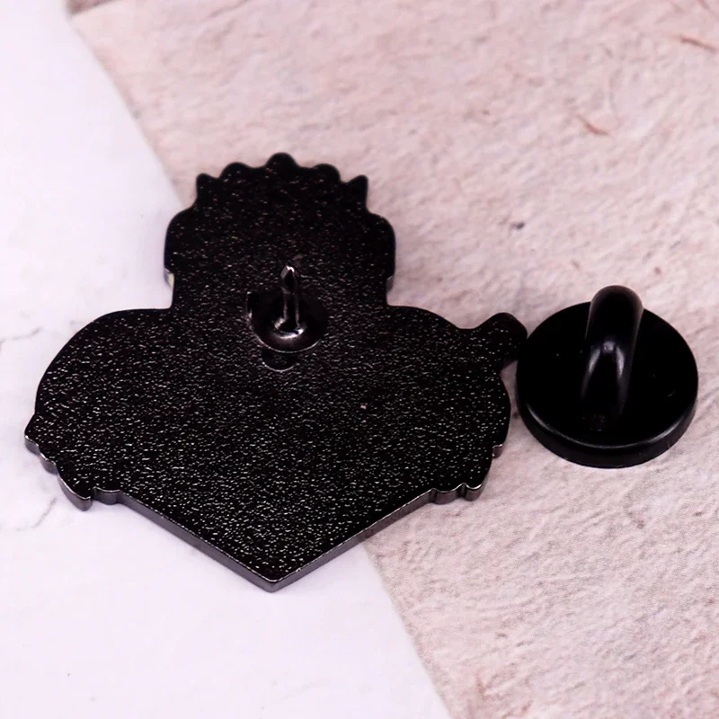 دبوس مينا Armorers ، شارة شخصية فيلم الخيال العلمي ، هدايا المعجبين ، الملحقات ، الديكور #2