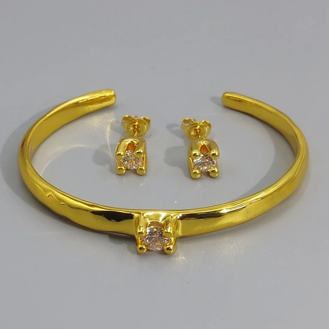 Набор украшений из двух предметов: серьги и браслет с цирконами в минималистичном дизайне (золото/серебро), Испания 2026. Аксессуары для вечеринок, подарок.