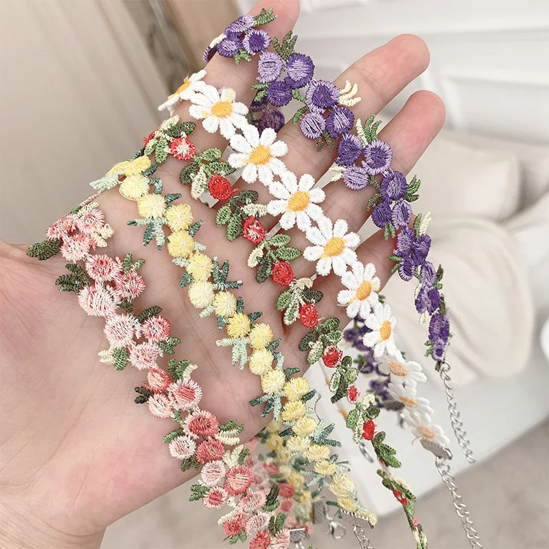 New Sweet Flowers Lace Necklace Choker for Women Girls Good Quality Embroidery Fashion Romantic Design Accessory Jewelry