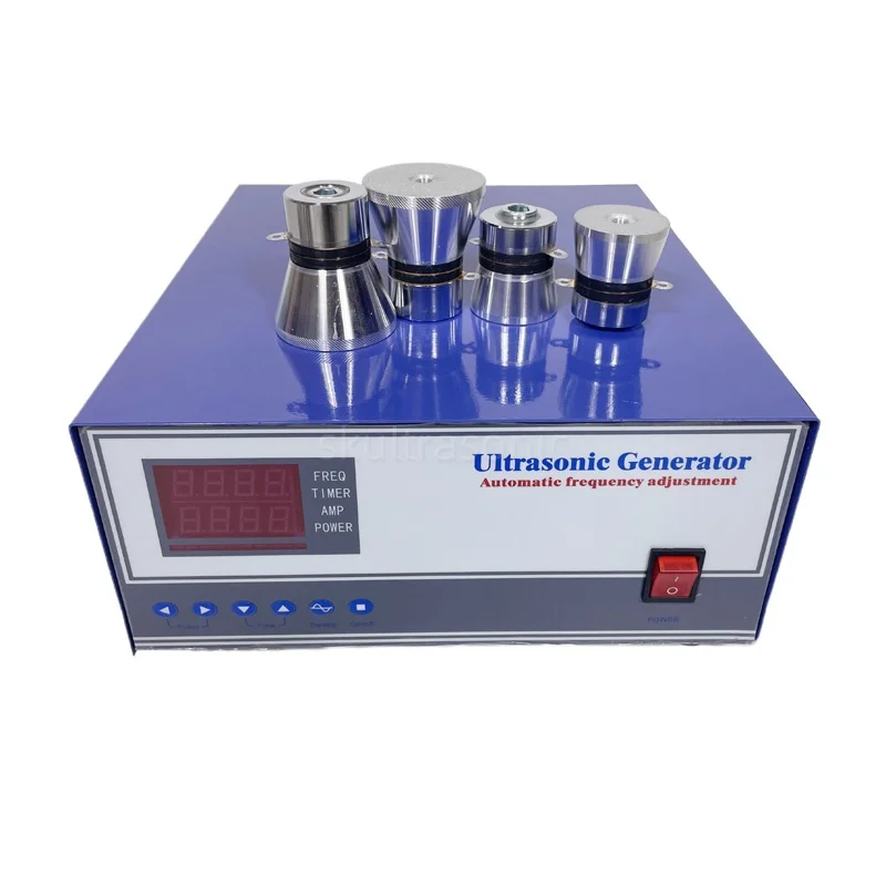 600 واط 40 كيلو هرتز أو 28 كيلو هرتز مولد خزان المياه بالموجات فوق الصوتية لآلات التنظيف بالموجات فوق الصوتية للمختبر