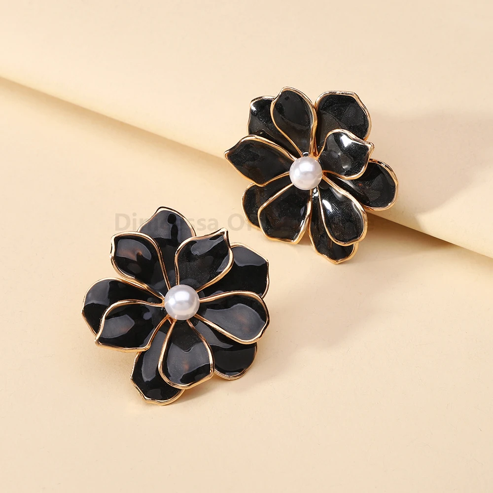 Fashion Charming Enamel Metal Flower Imitation Pearl Decor Stud Earrings For Women Luxury Design Wedding Party Statement Jewelry