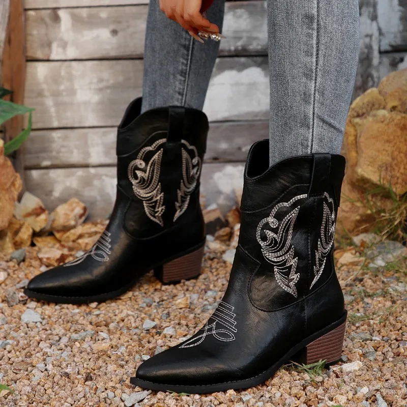 Retro Brown Embroidery Western Cowboy Boots Women Plus Size Thick Heels Ankle Boots Woman Pointed Toe Slip On Short Booties