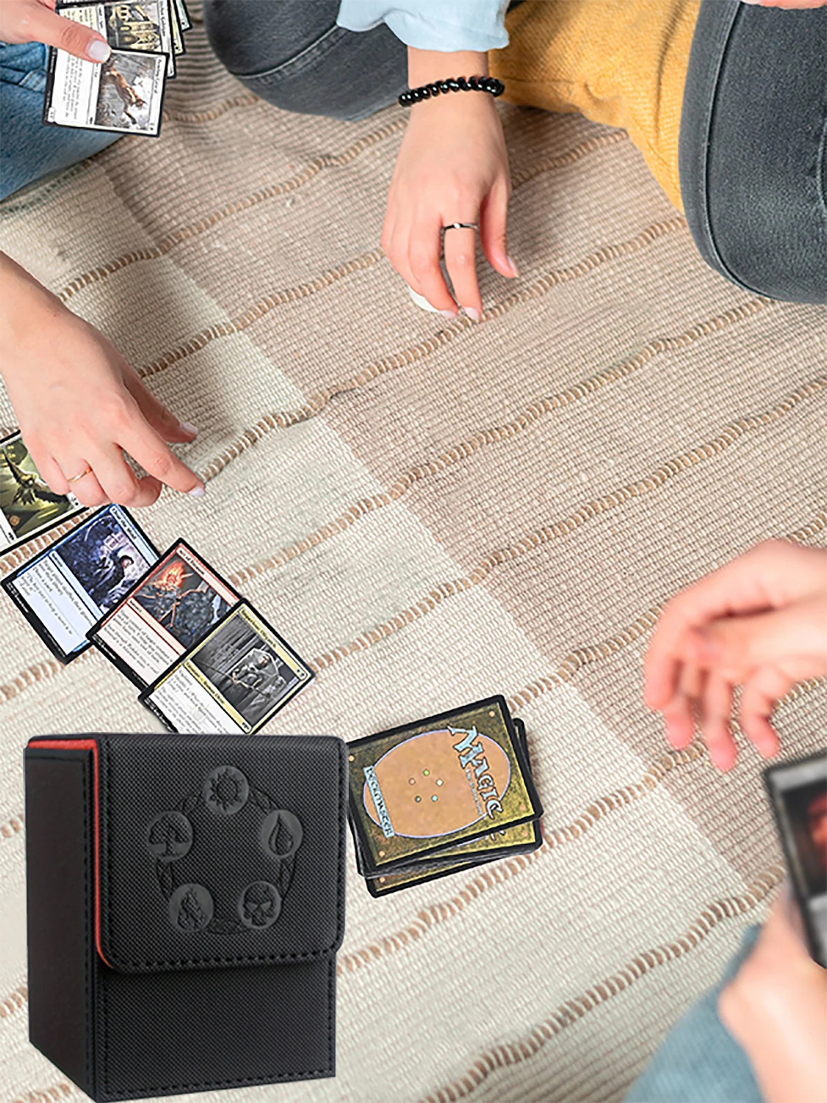 Karten-Deck-Box, Copyrighted-Design, passend für mehr als 100 Karten mit einem Ärmeln, Kartenbox aus PU-Leder mit Magnetverschluss für TCG-Karten – Detail 5