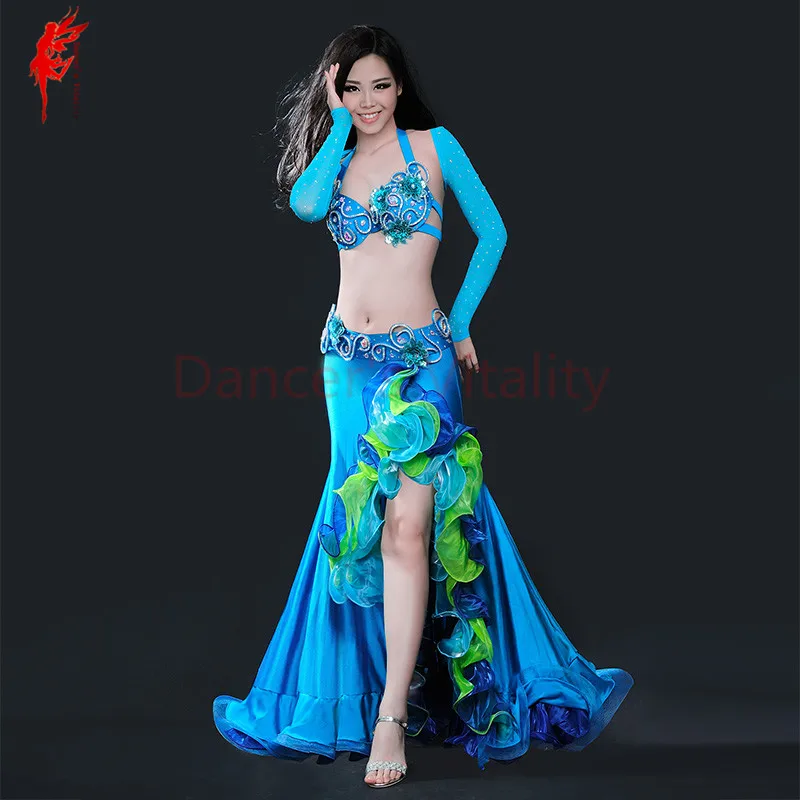 Belly Danceเสื้อผ้าผู้หญิงหรูหราBelly DanceชุดBra + ไหล่ + เข็มขัด + กระโปรง 4Pcs Belly Danceเสื้อผ้าชุดประสิทธิภาพชุดS M L