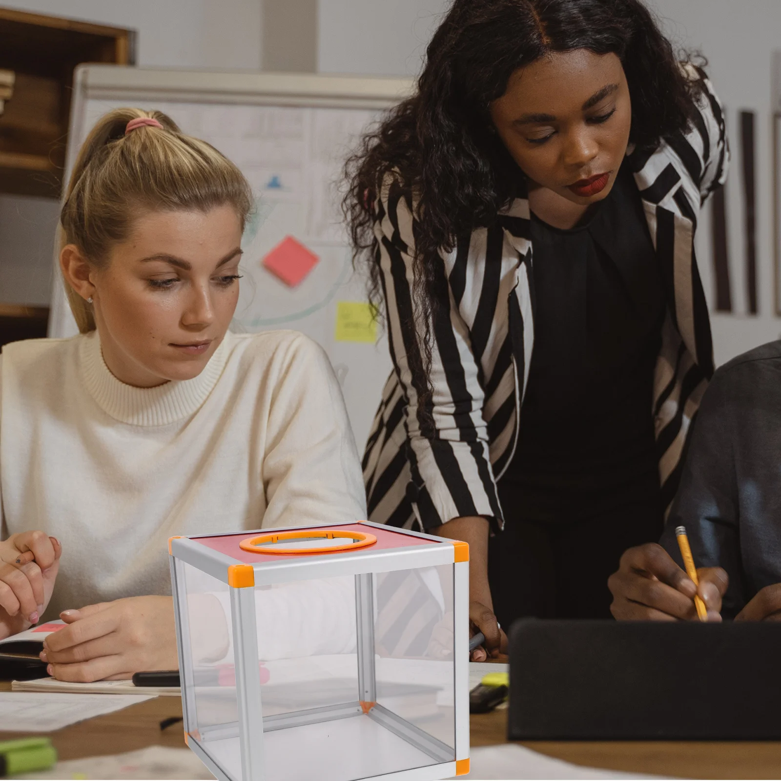 

Raffle Box Red 20Cm Multifunctional Donation Collection Container For Voting Suggestion Tickets Fundraising Events Acrylic Drop