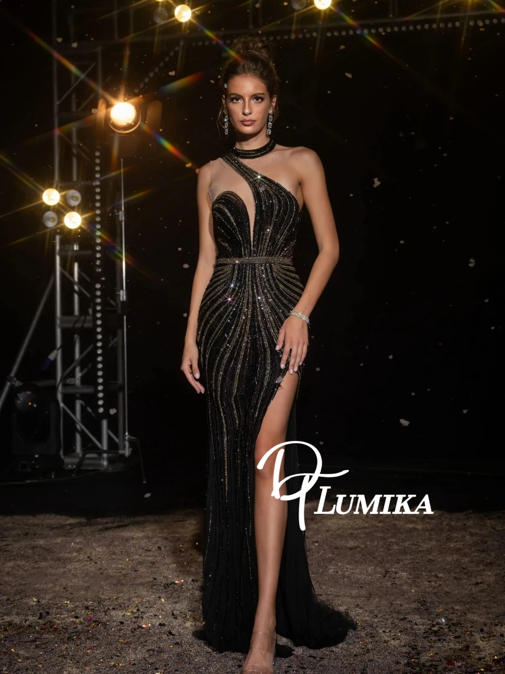 

Black Golden Sexy Halter Shiny Evening Dress With High Slit Intricate Mermaid Prom Gown For Gala Red Carpet 2026 Fashion
