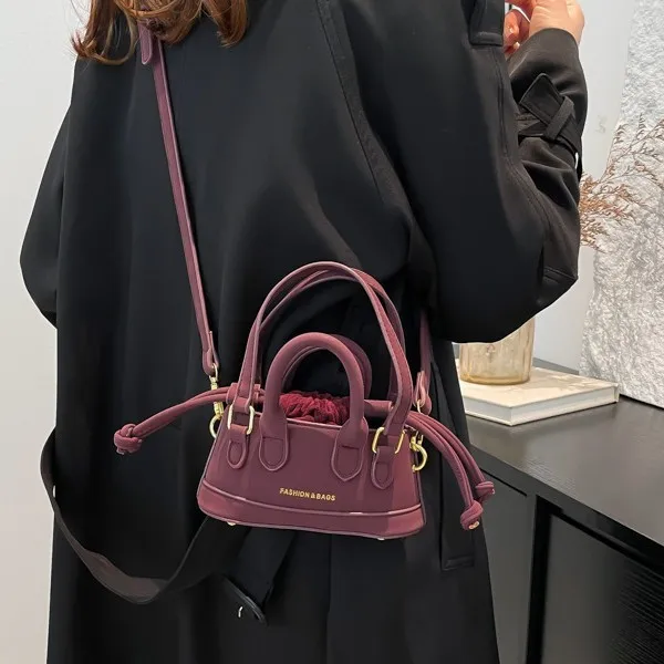 

New Vintage Crossbody Bag Fashion Shoulder Purse for Women, Retro Textured Handbag Minimalist Sling Bag, Chic Day to Night Tote