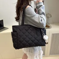 Bolso de mano acolchado de moda con bonita decoración de bolso de felpa, bolso de gran capacidad para ocio de otoño, bolso de hombro para desplazamientos diarios
