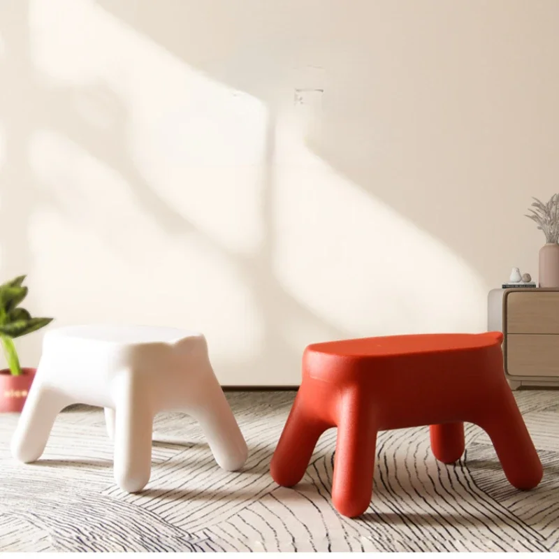 Tabouret nordique de dessin animé pour enfants, banc de maternelle en plastique pour bébé, chaise basse anti-ald épaissie, créatif et mignon