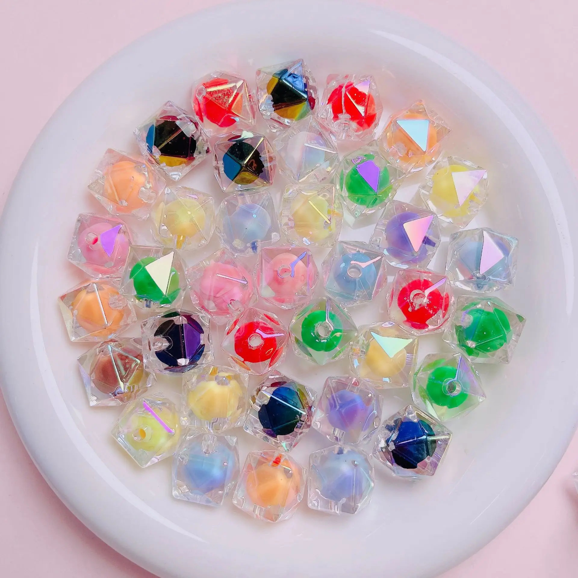 

Fresh New 16mm 80pcs AB Transparent Colorful Core Faceted Cube Acrylic Jewelry Beads For Bracelet Necklace Earring making