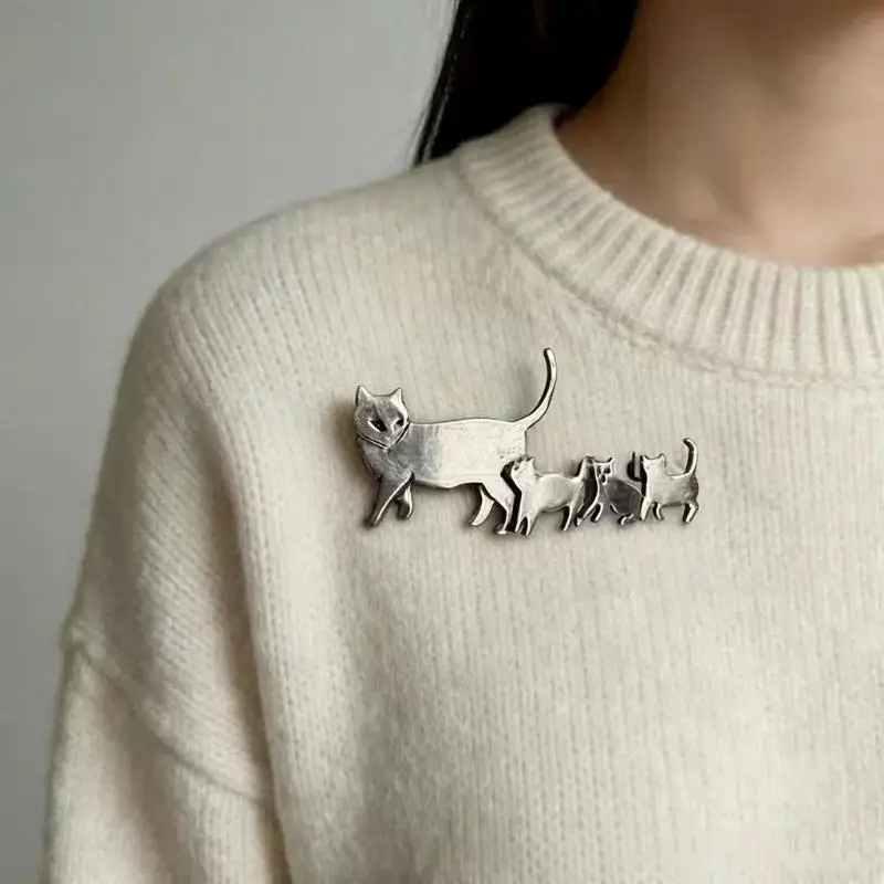 Animal Jewelry Cute Silver Cat Brooch Fashion Durable Polished Pin for Backpack Jacket Daily Wear Gift for Cat Owners