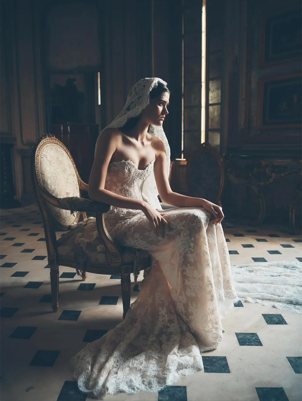 Aangepaste strapless liefje kant zeemeermin trouwjurk fit flare vloerlengte jurk met trein voor bruid formele bruidskleding