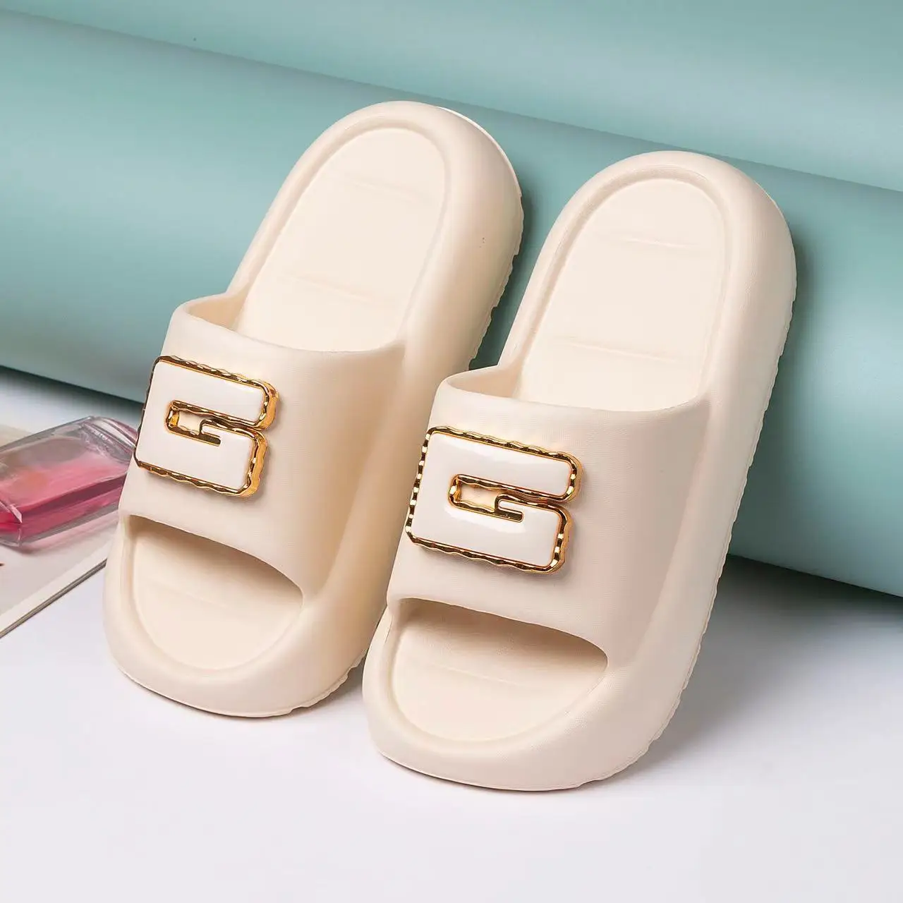 Summer women's slippers cute and fashionable heightening home slippers non-slip bathroom slippers