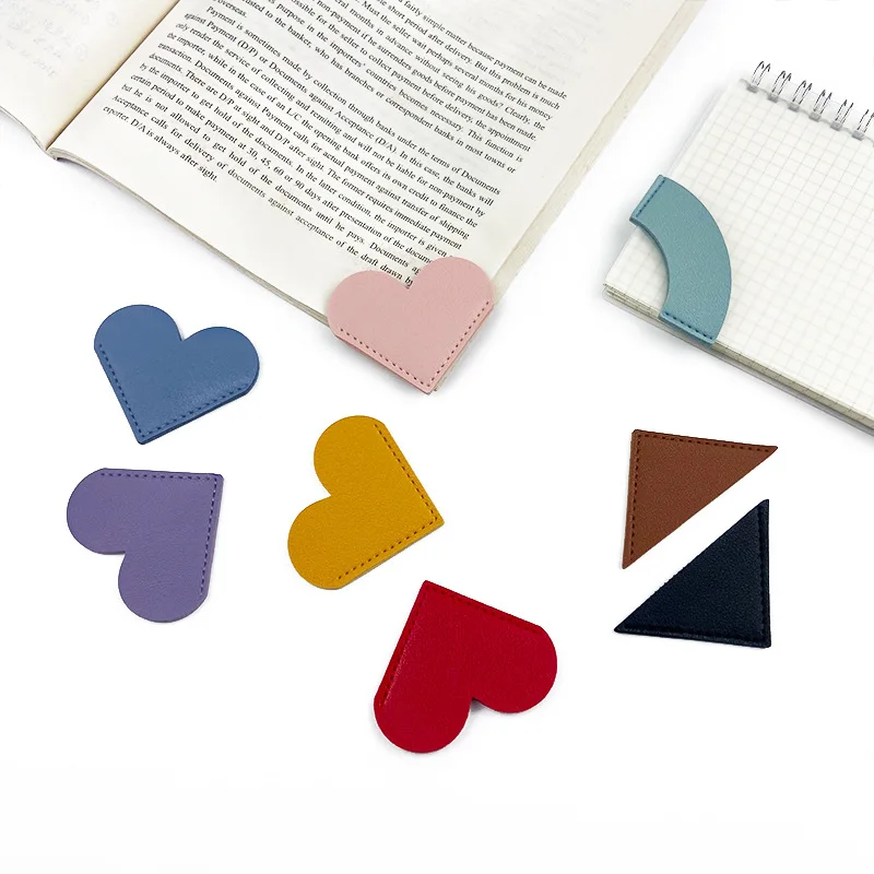 PU Bookmark Leather Heart Bookmark Mini-portable Gift Heart Bookmark Page Folder Corner Protective Cover School Supplies