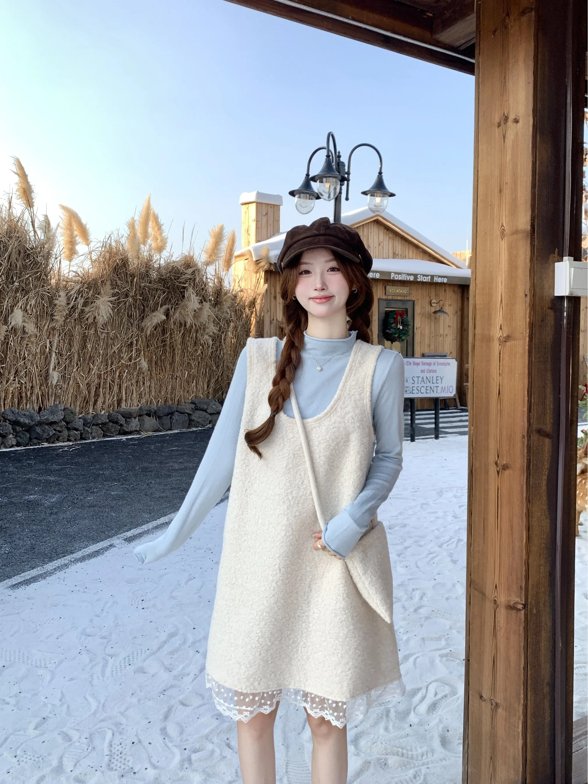 

Комплект из двух предметов: шерстяное платье-жилет с кружевными вставками и юбка А-силуэта, женский, свободный крой, весенний новый стиль, корейская версия, повседневный