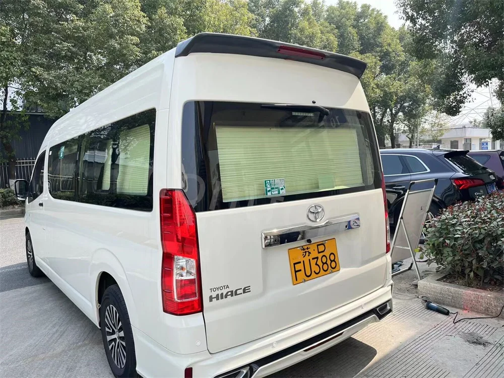 Rear Roof Spoiler For Toyota Hiace 2019 to 2022 ABS Plastic Unpainted Primer Rear Trunk Wing Lip Spoiler Car Styling Decoration