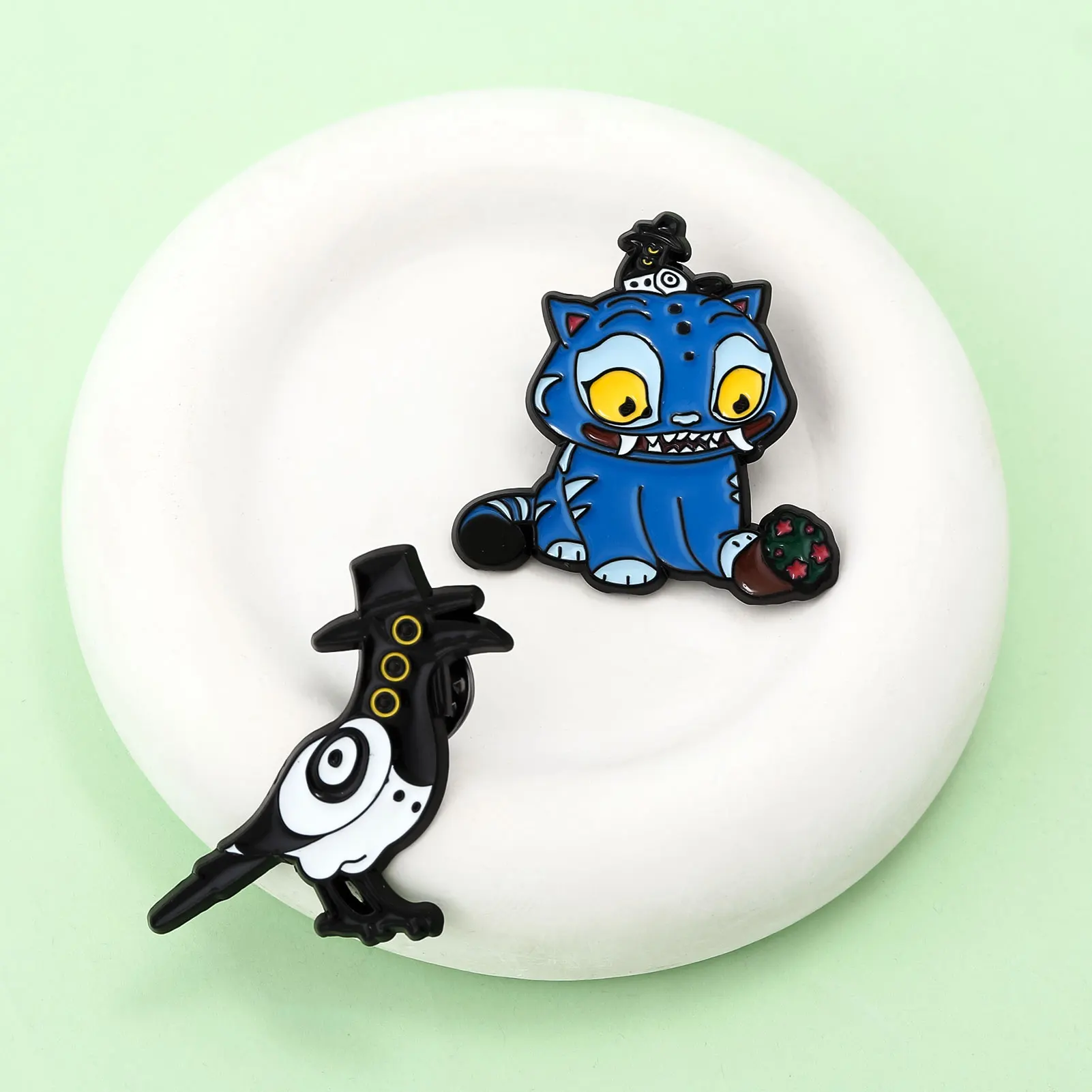 Beliebte K-POP Devil Hunter Girl Group Emaille Abzeichen Krähe Tiger Bär Tier Abzeichen Frauen Männer Hut Rucksack Zubehör