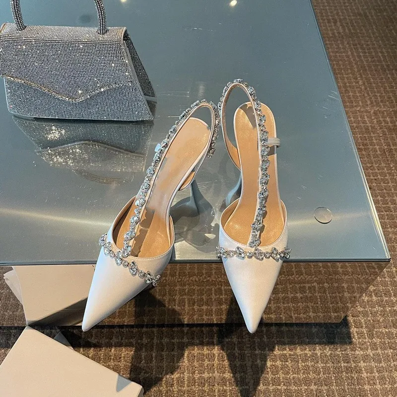 Zapatos de tacón pequeño con punta estrecha para mujer, Sandalias de tacón alto de aguja con diamantes de imitación Baotou, a la moda, combinan con todo