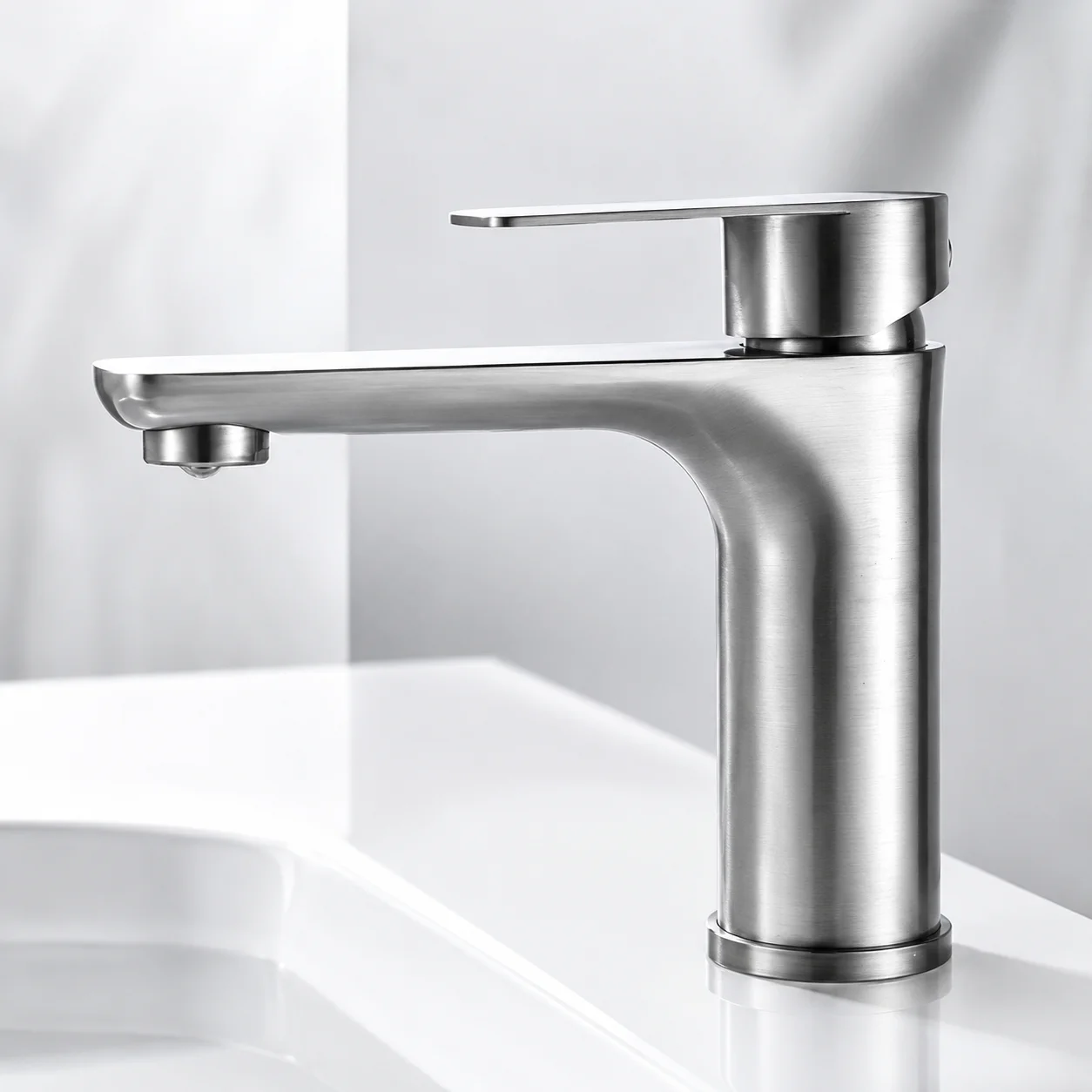 Gun Gray Brushed 304 Stainless Steel Bathroom Sink Faucet Single Handle Countertop Mount Hot Cold Mixer Tap Washbasin Kitchen Fa