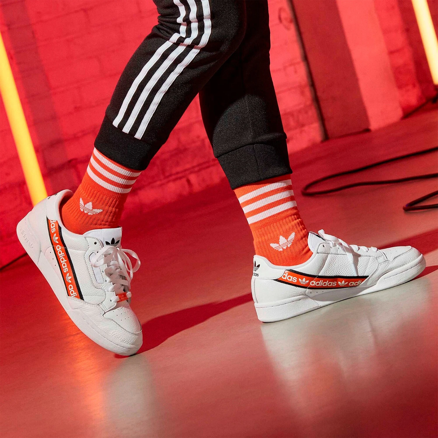 

Женские классические кроссовки Adidas Original CONTINENTAL 80 H68725