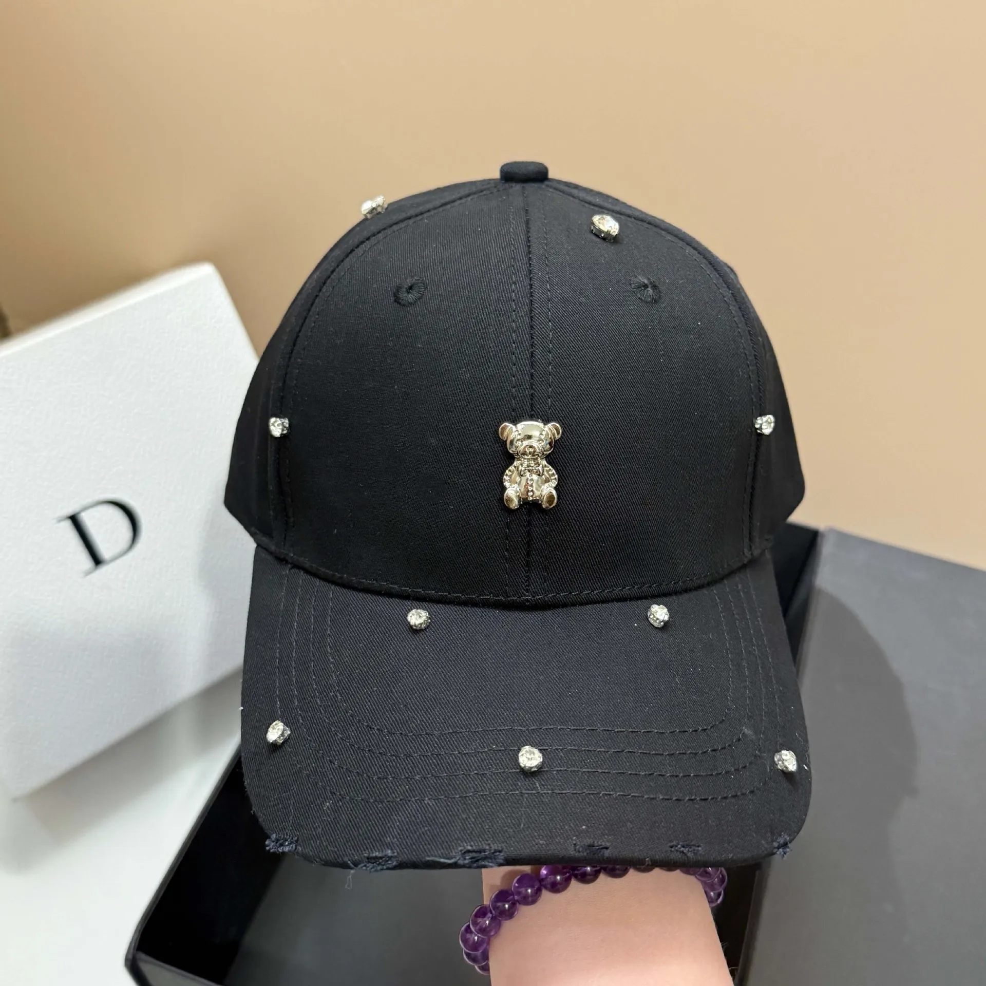 

Summer New! High Quality Diamond Encrusted Bear Baseball Cap Outdoor Sunshade,Versatile for Sports Students, Age Reducing Style