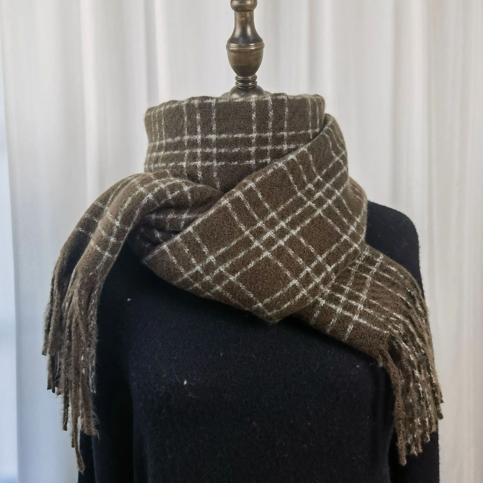 

Женский зимний шарф высокого класса в клетку, новинка 2023 года, модный универсальный модный шарф с имитацией кашемира, утолщенный, теплый, Wh270